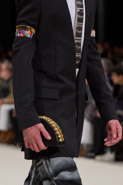 Look 37